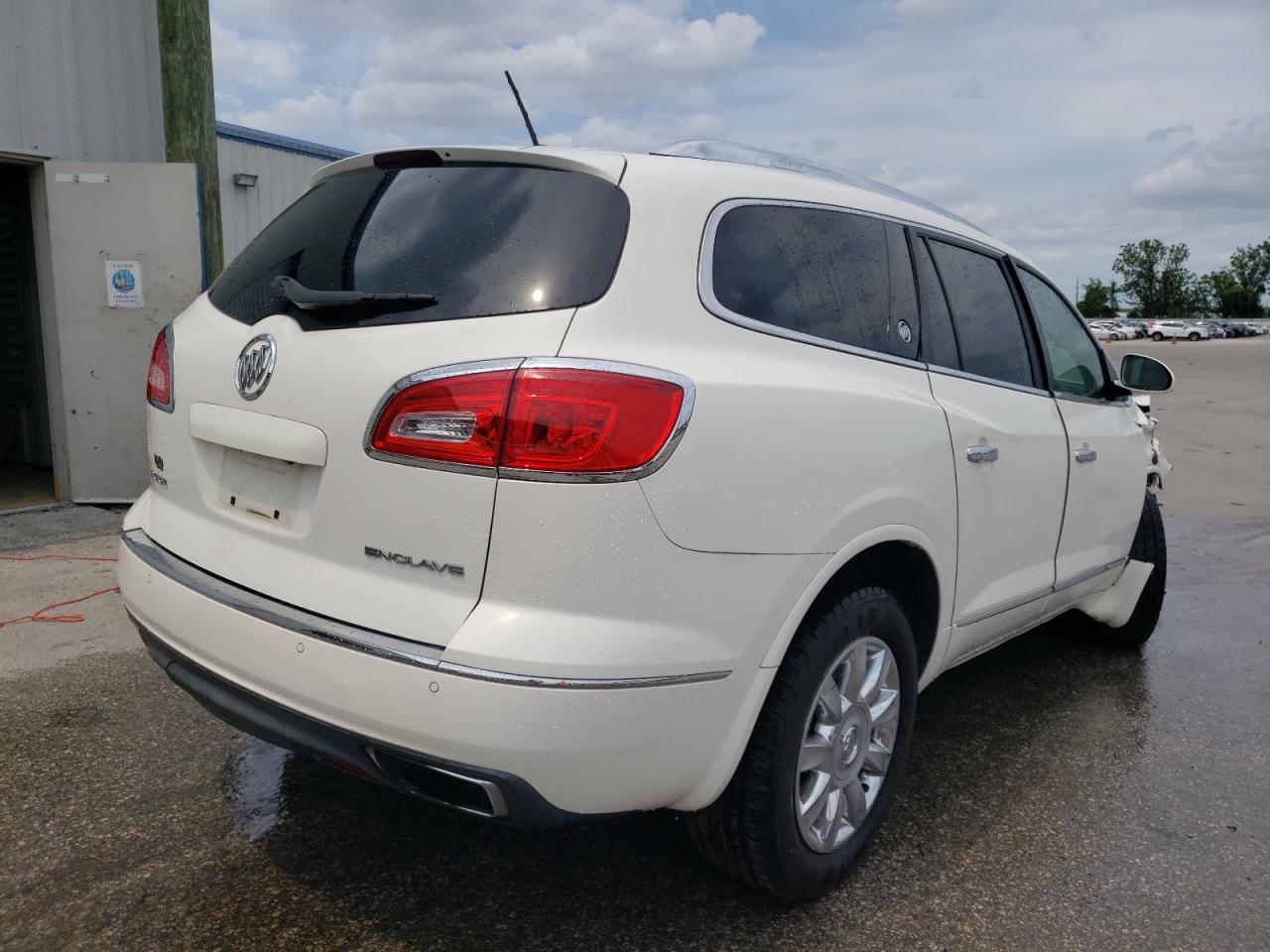 Photo 4 from auction – 2014 BUICK ENCLAVE with VIN 5GAKRBKD2EJ269419
