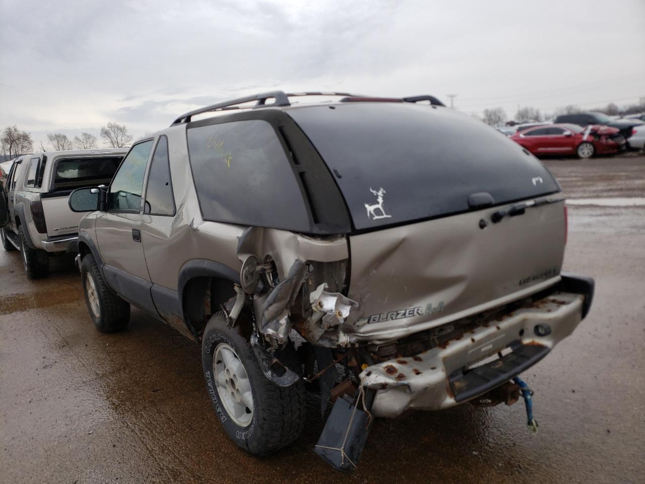 Photo 3 from auction – 2000 CHEVROLET BLAZER with VIN 1GNCT18W2YK272687