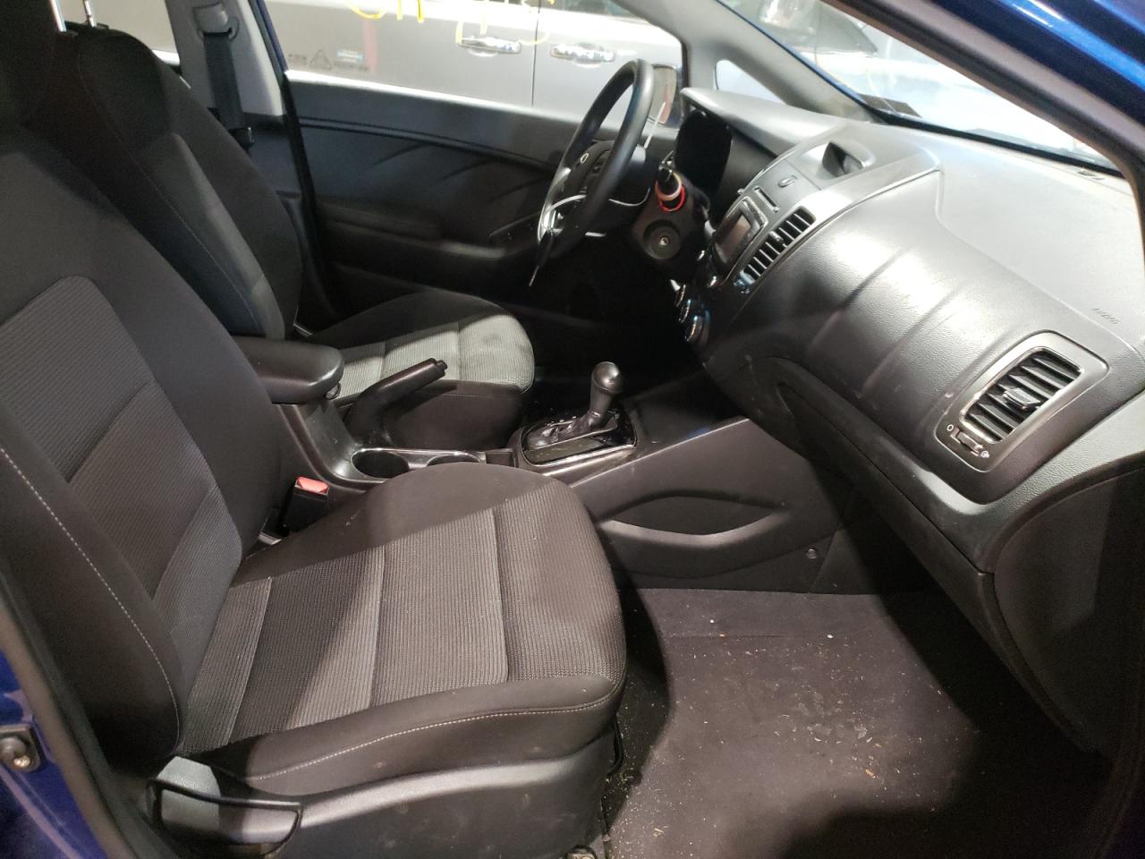 Photo 5 from auction – 2018 KIA FORTE LX with VIN 3KPFK4A76JE282077