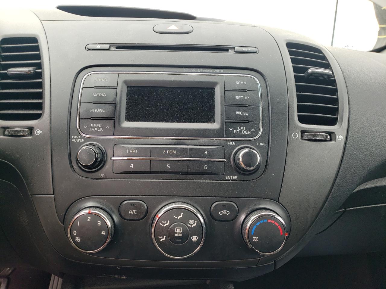 Photo 9 from auction – 2015 KIA FORTE LX with VIN KNAFX4A63F5310992