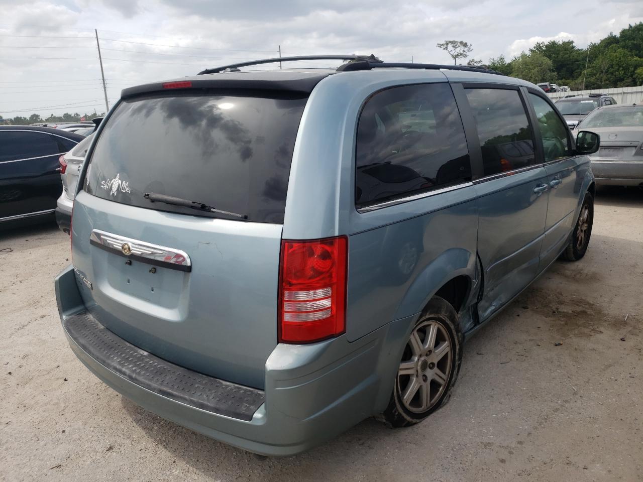 Photo 4 from auction – 2008 CHRYSLER TOWN & COU with VIN 2A8HR54P38R834920