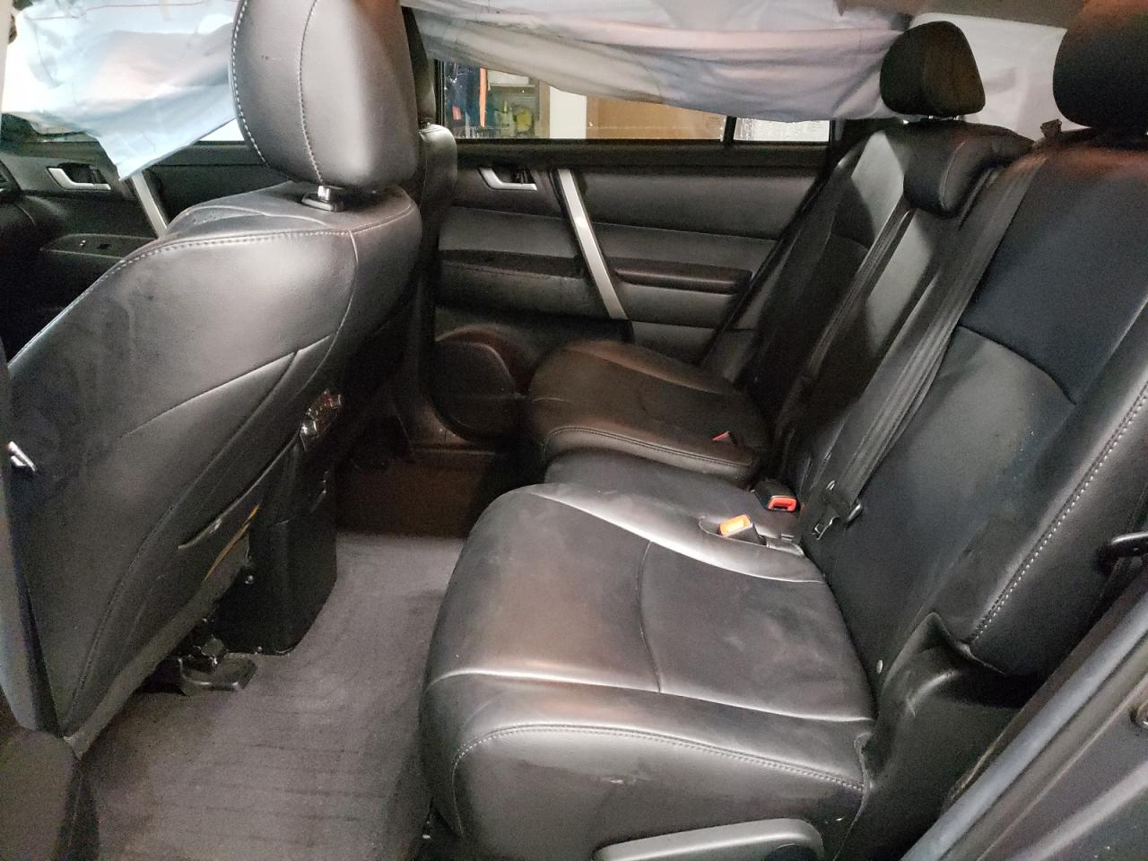 Photo 6 from auction – 2013 TOYOTA HIGHLANDER with VIN 5TDBK3EH6DS263700