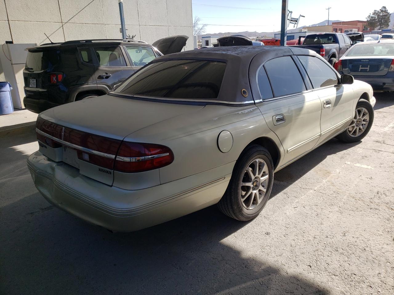 Photo 4 from auction – 1997 LINCOLN CONTINENTA with VIN 1LNLM97V4VY707923