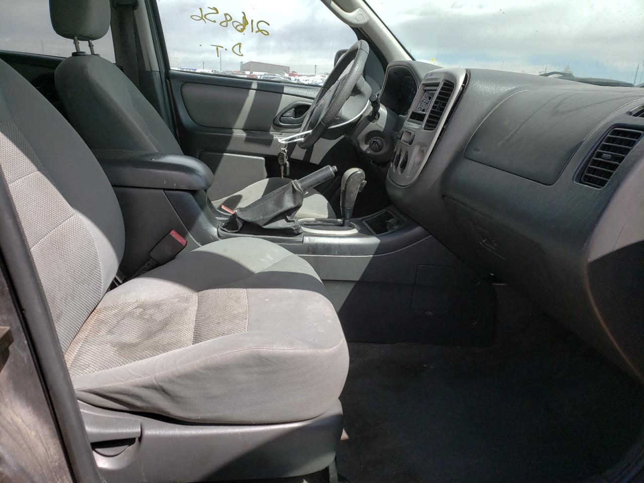 Photo 5 from auction – 2006 FORD ESCAPE XLT with VIN 1FMYU93106KC72007