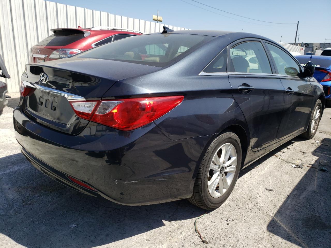 Photo 4 from auction – 2013 HYUNDAI SONATA GLS with VIN 5NPEB4AC9DH735715