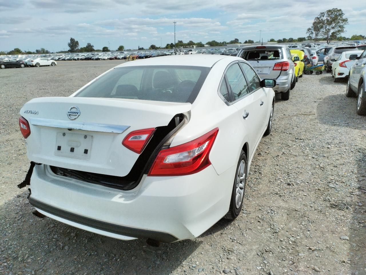 Photo 4 from auction – 2016 NISSAN ALTIMA 2.5 with VIN 1N4AL3AP6GC177613