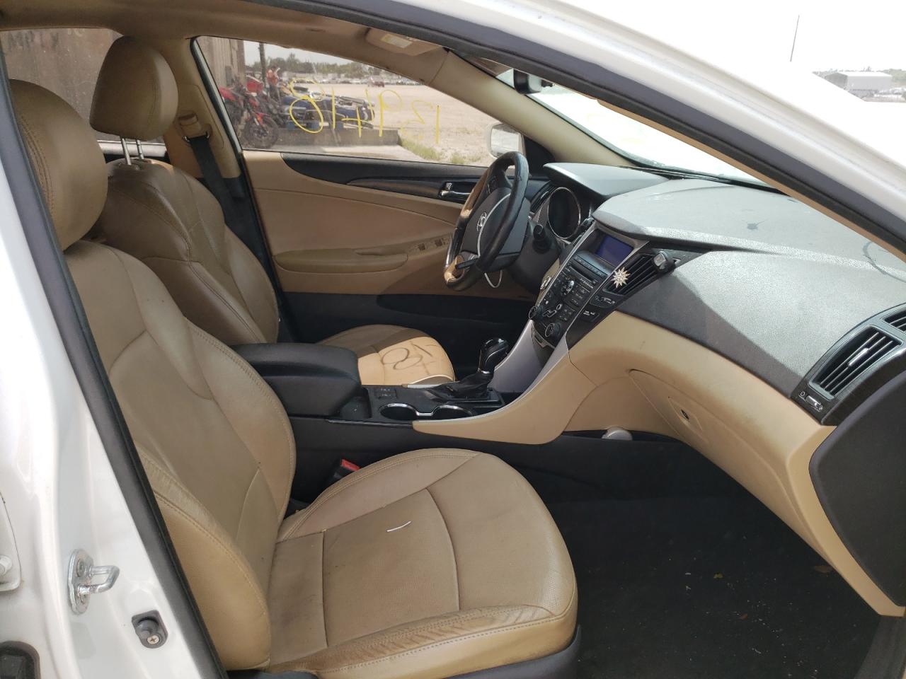 Photo 5 from auction – 2011 HYUNDAI SONATA SE with VIN 5NPEC4AC3BH144273