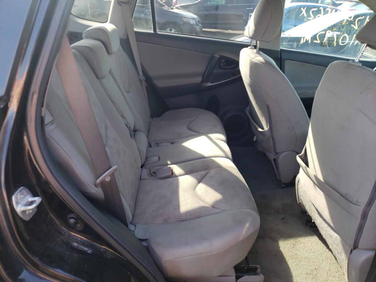 Photo 6 from auction – 2011 TOYOTA RAV4 with VIN 2T3ZF4DV3BW071341
