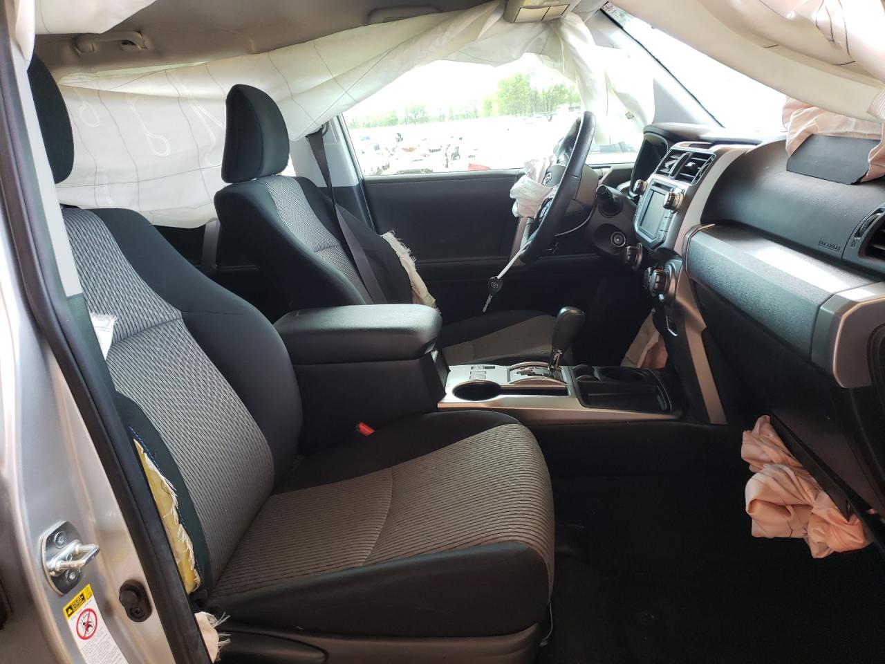 Photo 5 from auction – 2019 TOYOTA 4RUNNER SR with VIN JTEZU5JR9K5203721