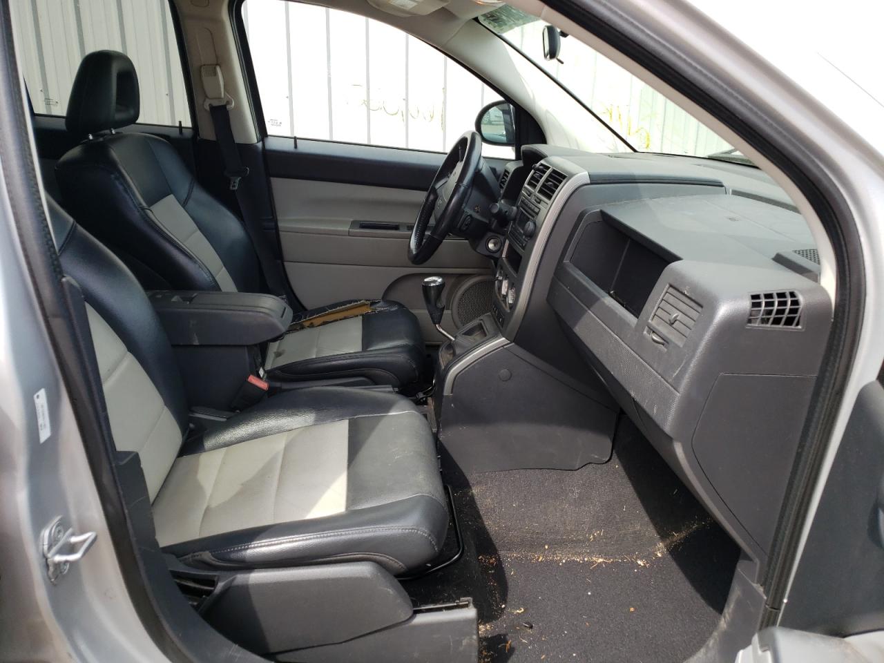 Photo 5 from auction – 2007 JEEP COMPASS LI with VIN 1J8FT57W07D171657