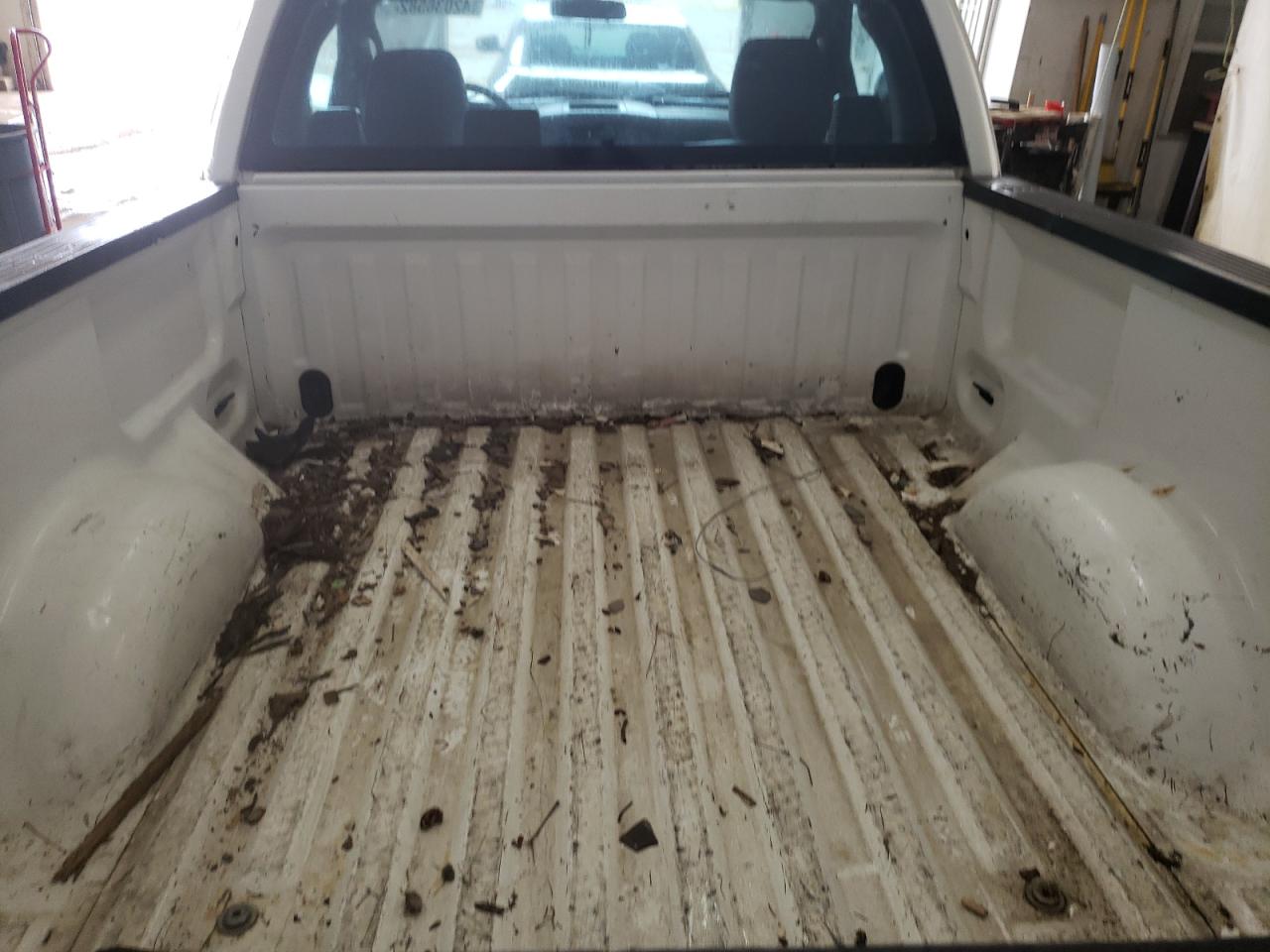 Photo 6 from auction – 2005 FORD F150 with VIN 1FTRF12245NB67904