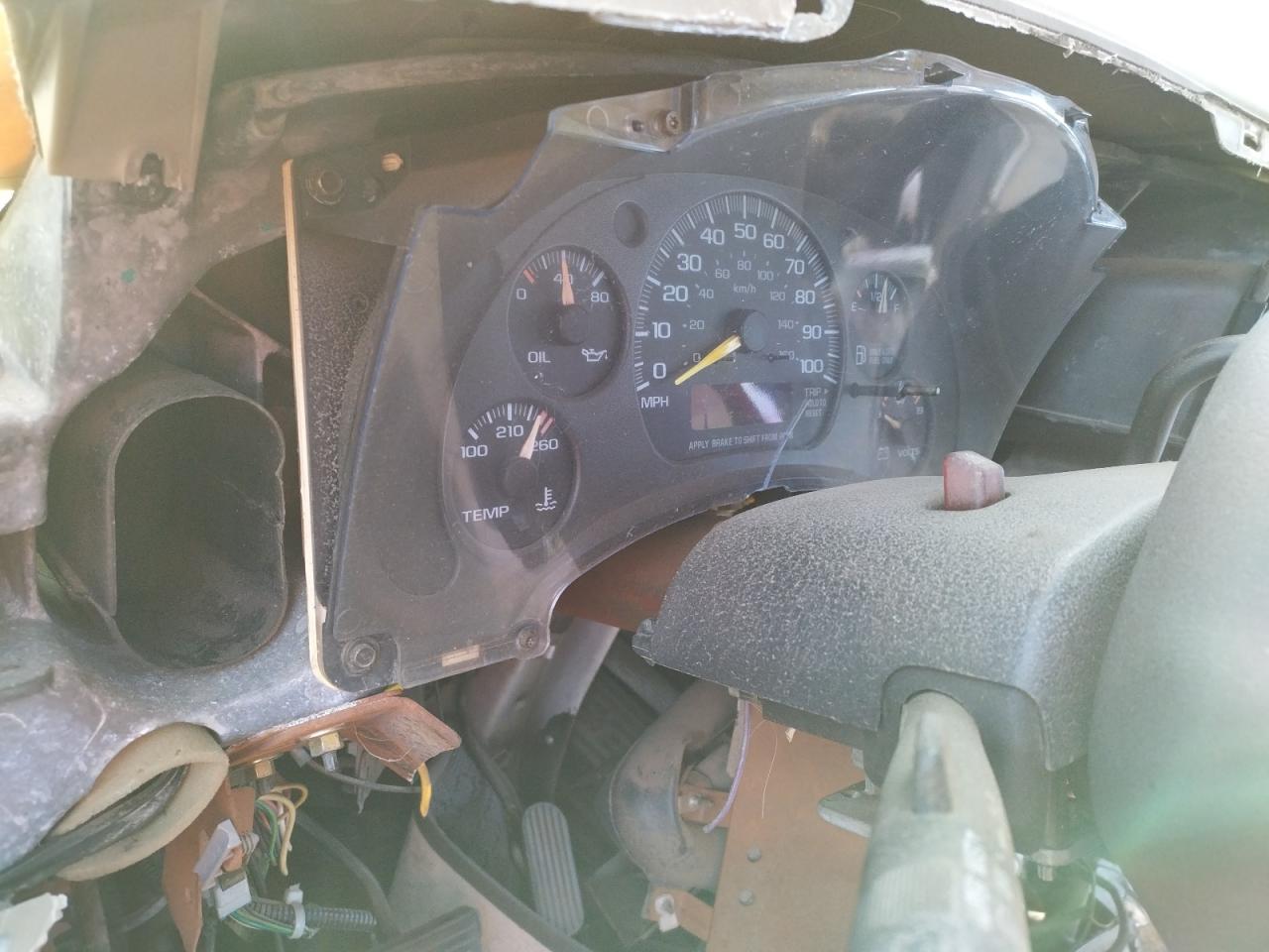 Photo 8 from auction – 2001 CHEVROLET EXPRESS G2 with VIN 1GCGG25R811187416