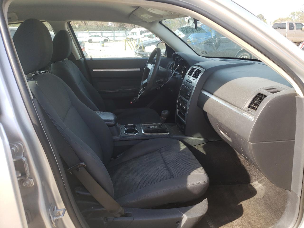 Photo 5 from auction – 2010 DODGE CHARGER with VIN 2B3CA4CD5AH214786