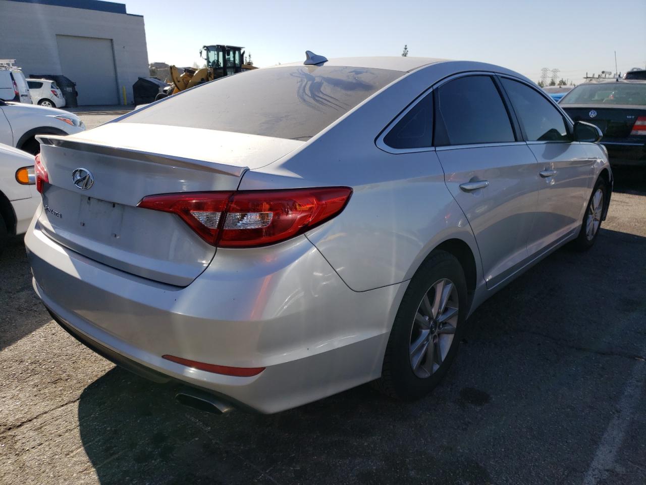 Photo 4 from auction – 2017 HYUNDAI SONATA SE with VIN 5NPE24AF8HH486811