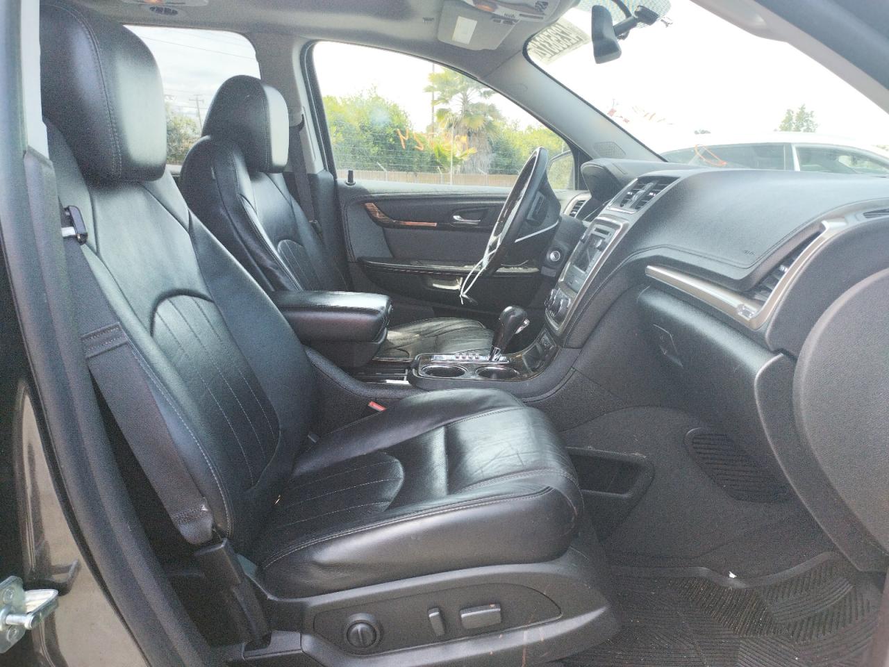 Photo 5 from auction – 2013 GMC ACADIA DEN with VIN 1GKKRTKDXDJ244971