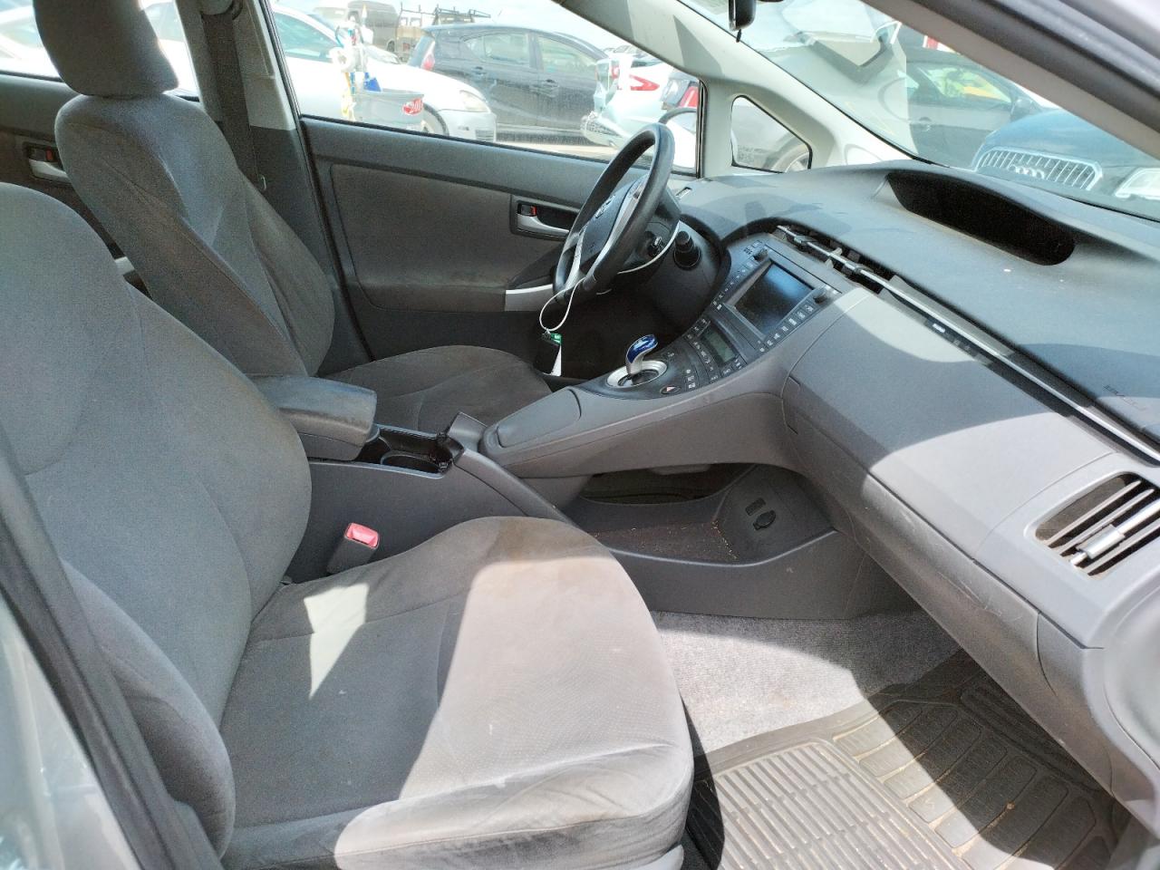Photo 5 from auction – 2010 TOYOTA PRIUS with VIN JTDKN3DUXA0136663