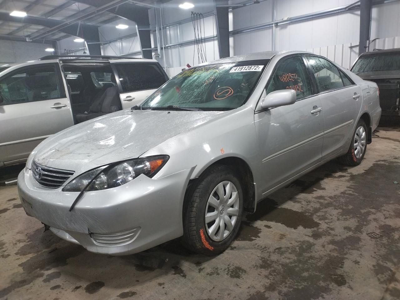 Photo 2 from auction – 2005 TOYOTA CAMRY LE with VIN 4T1BE32K85U077916