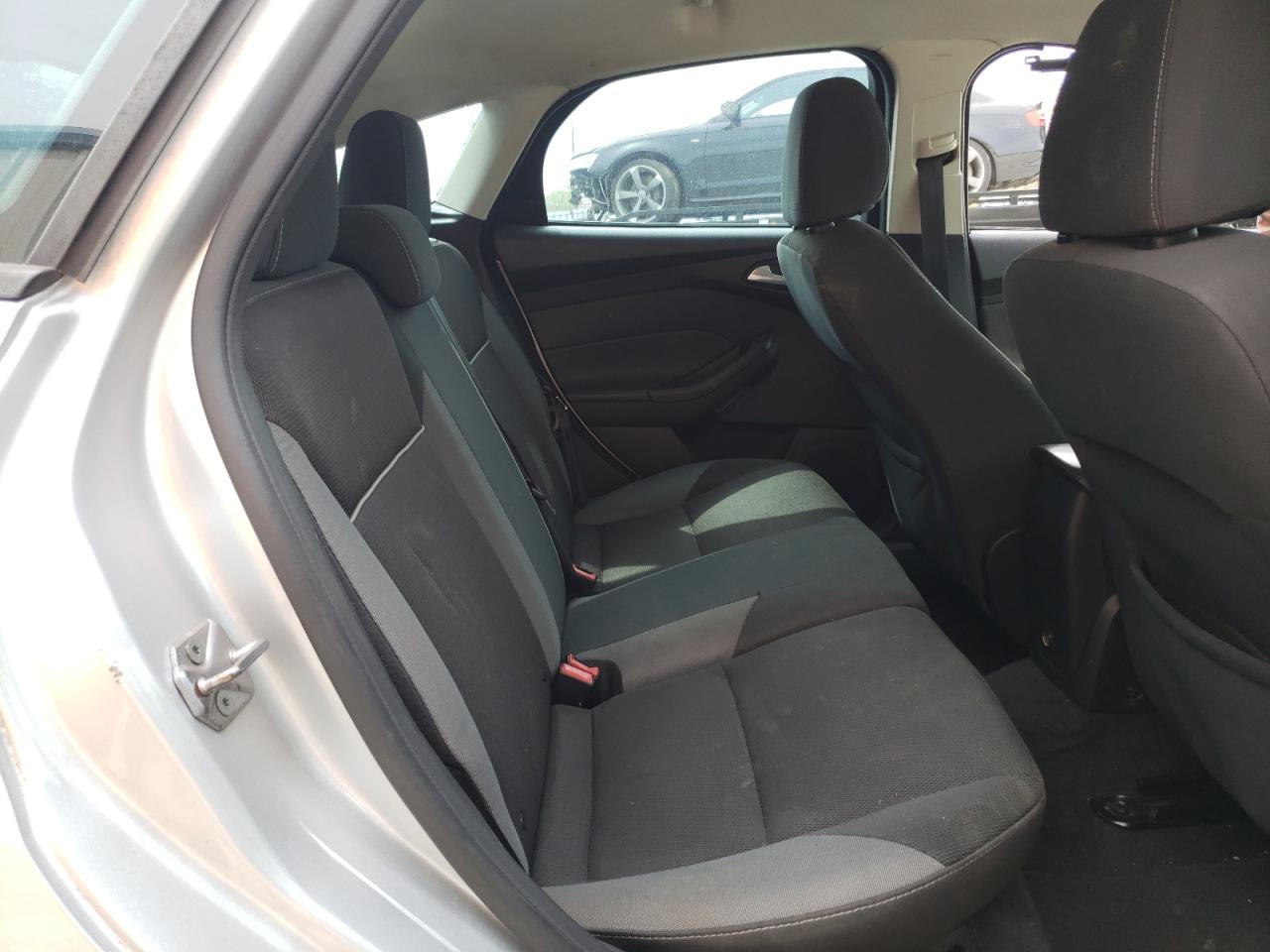 Photo 6 from auction – 2014 FORD FOCUS SE with VIN 1FADP3K26EL252215