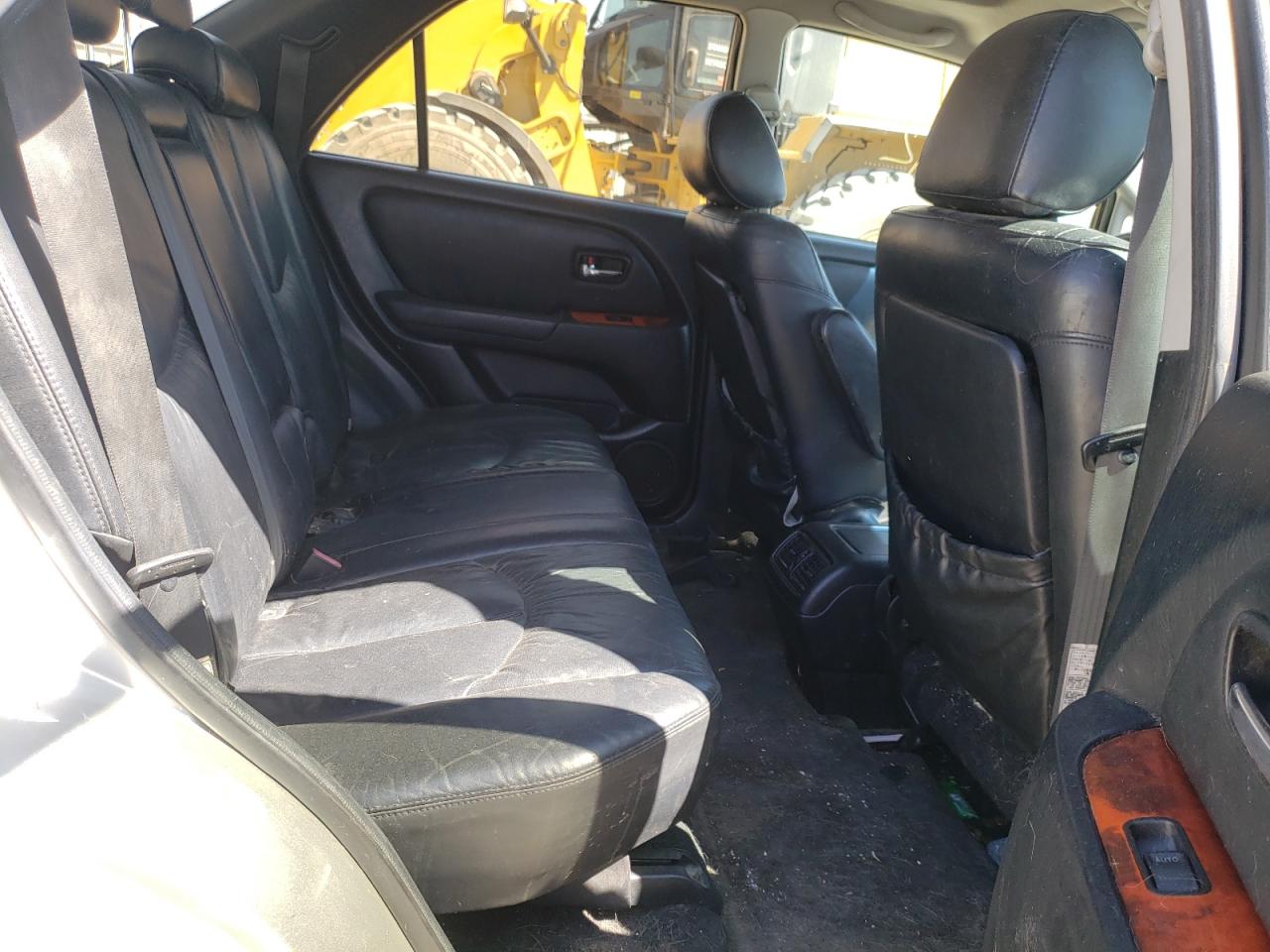 Photo 6 from auction – 2002 LEXUS RX 300 with VIN JTJGF10U420131504
