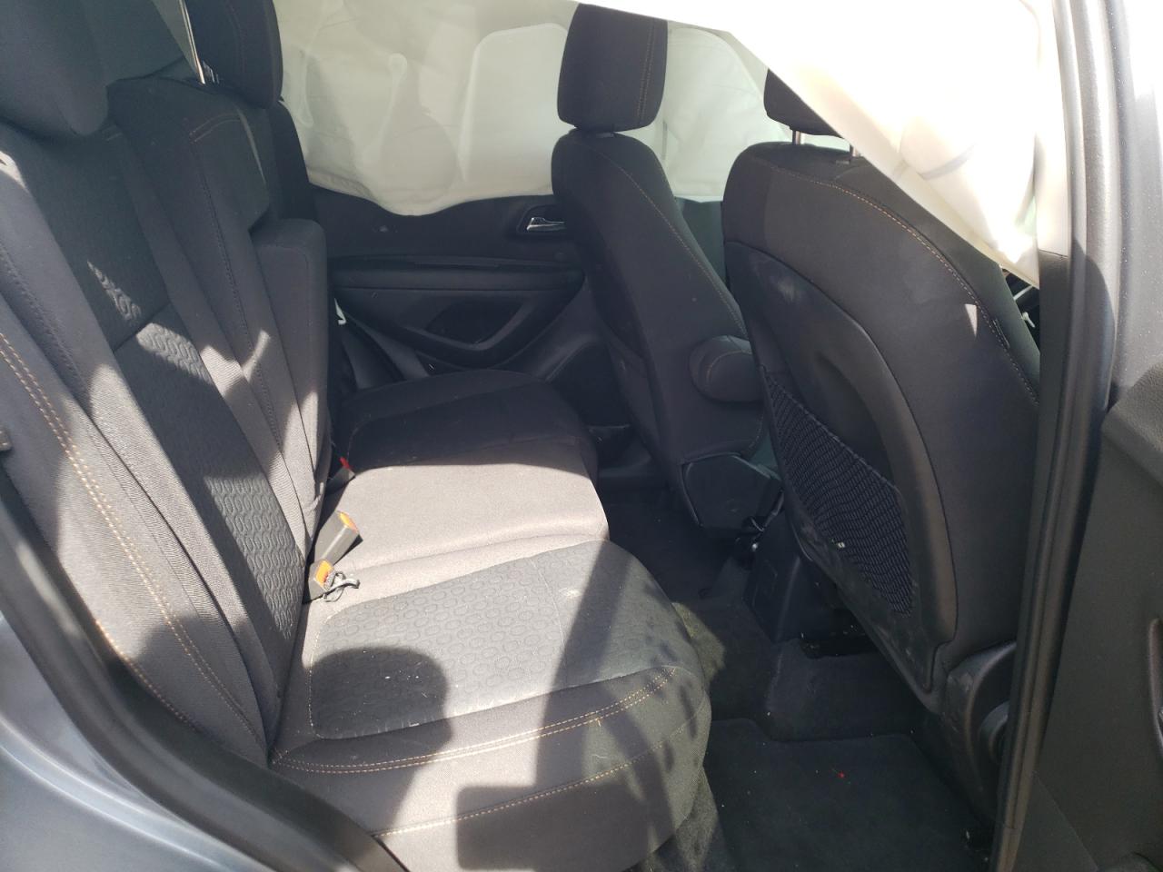 Photo 6 from auction – 2020 CHEVROLET TRAX LS with VIN 3GNCJKSB3LL215780