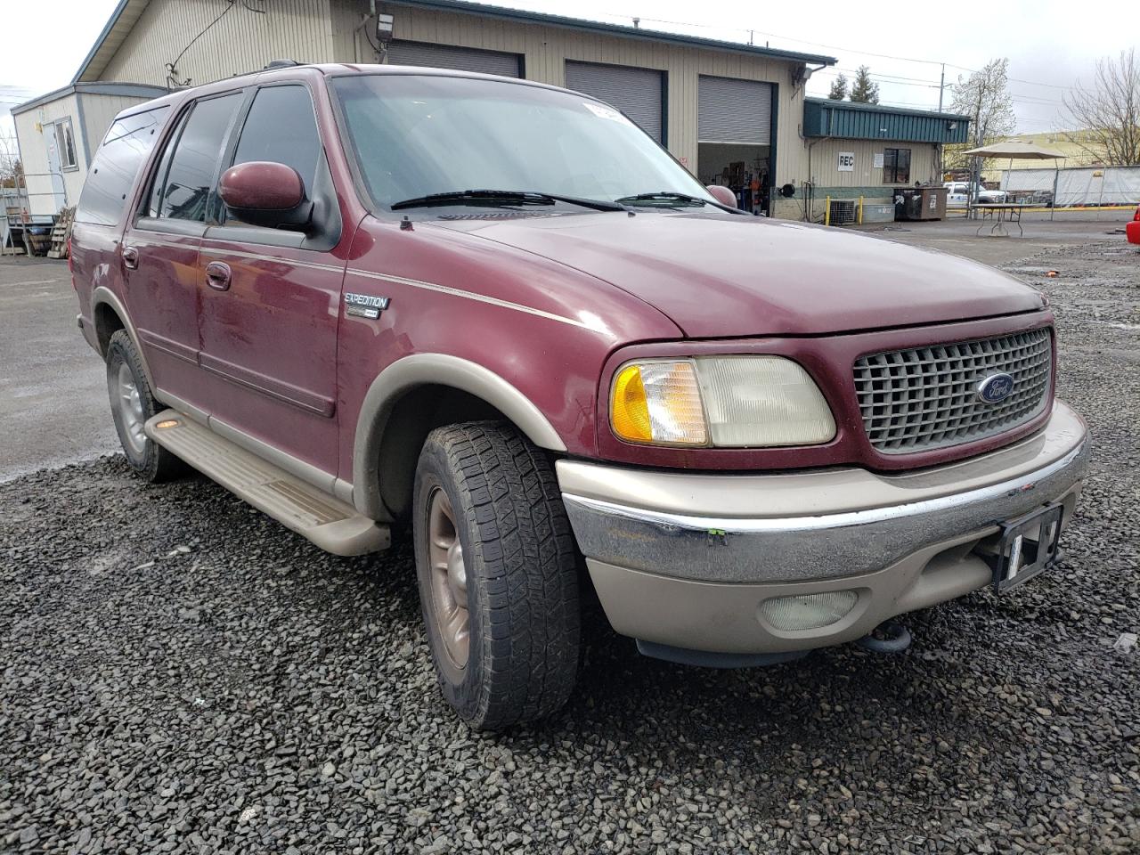 Фото 1 с аукциона – 2000 FORD EXPEDITION с VIN 1FMFU18L4YLB81046