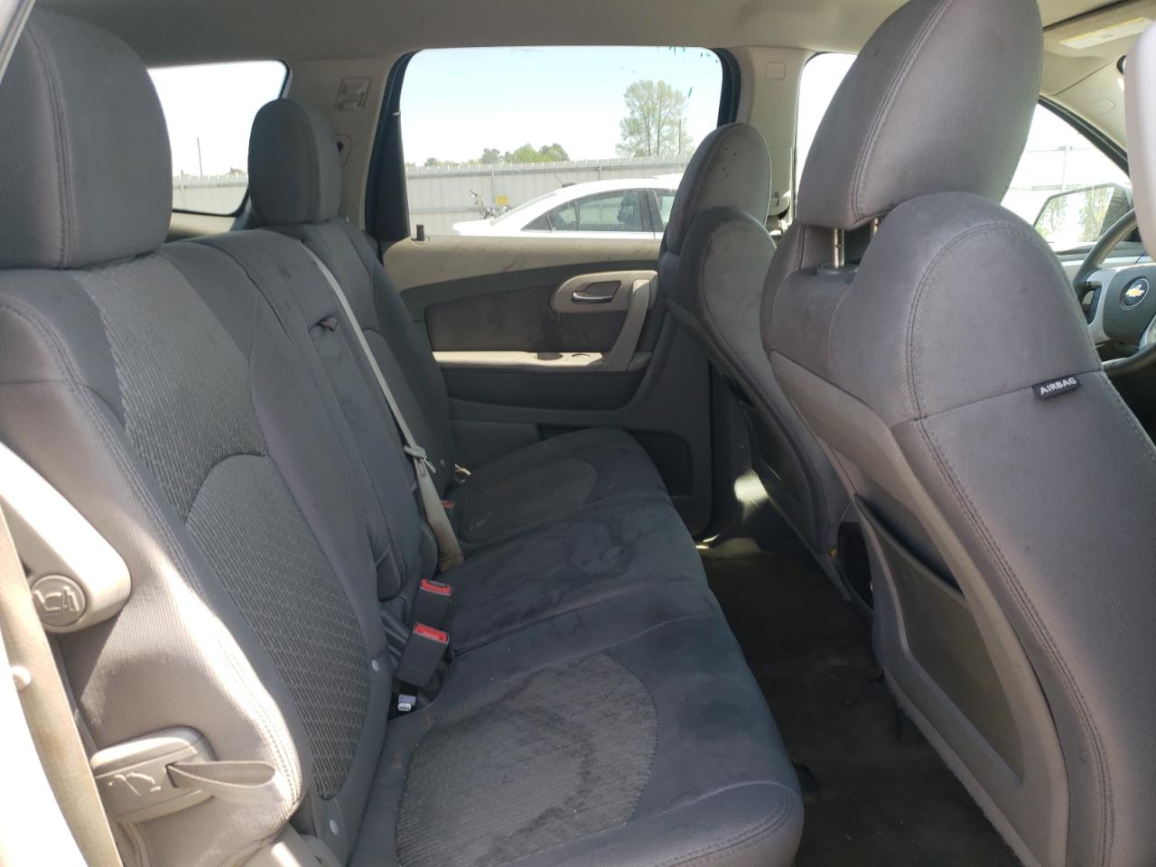 Photo 6 from auction – 2011 CHEVROLET TRAVERSE L with VIN 1GNKVEED1BJ124222