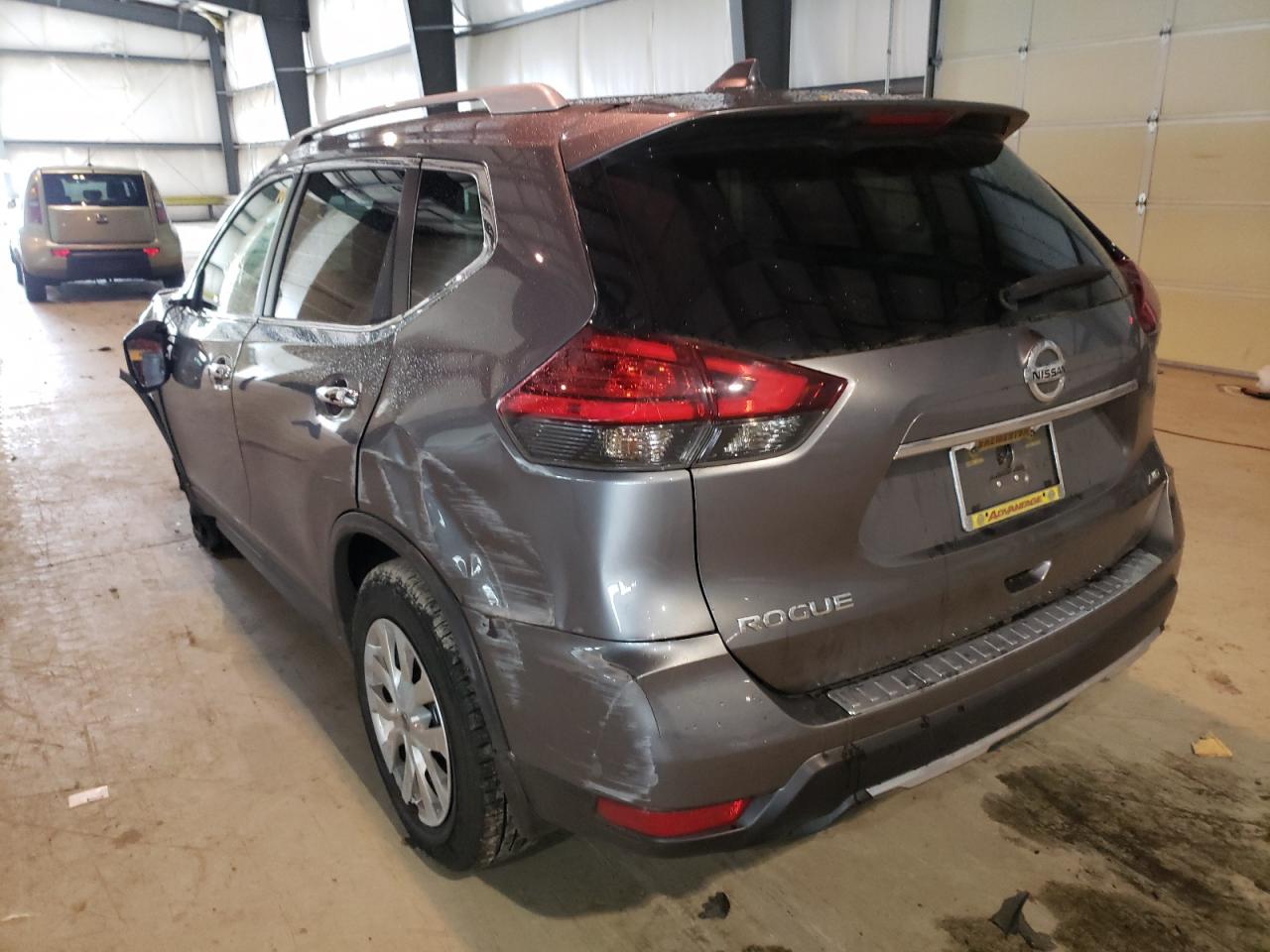 Photo 3 from auction – 2017 NISSAN ROGUE S with VIN KNMAT2MV4HP584726