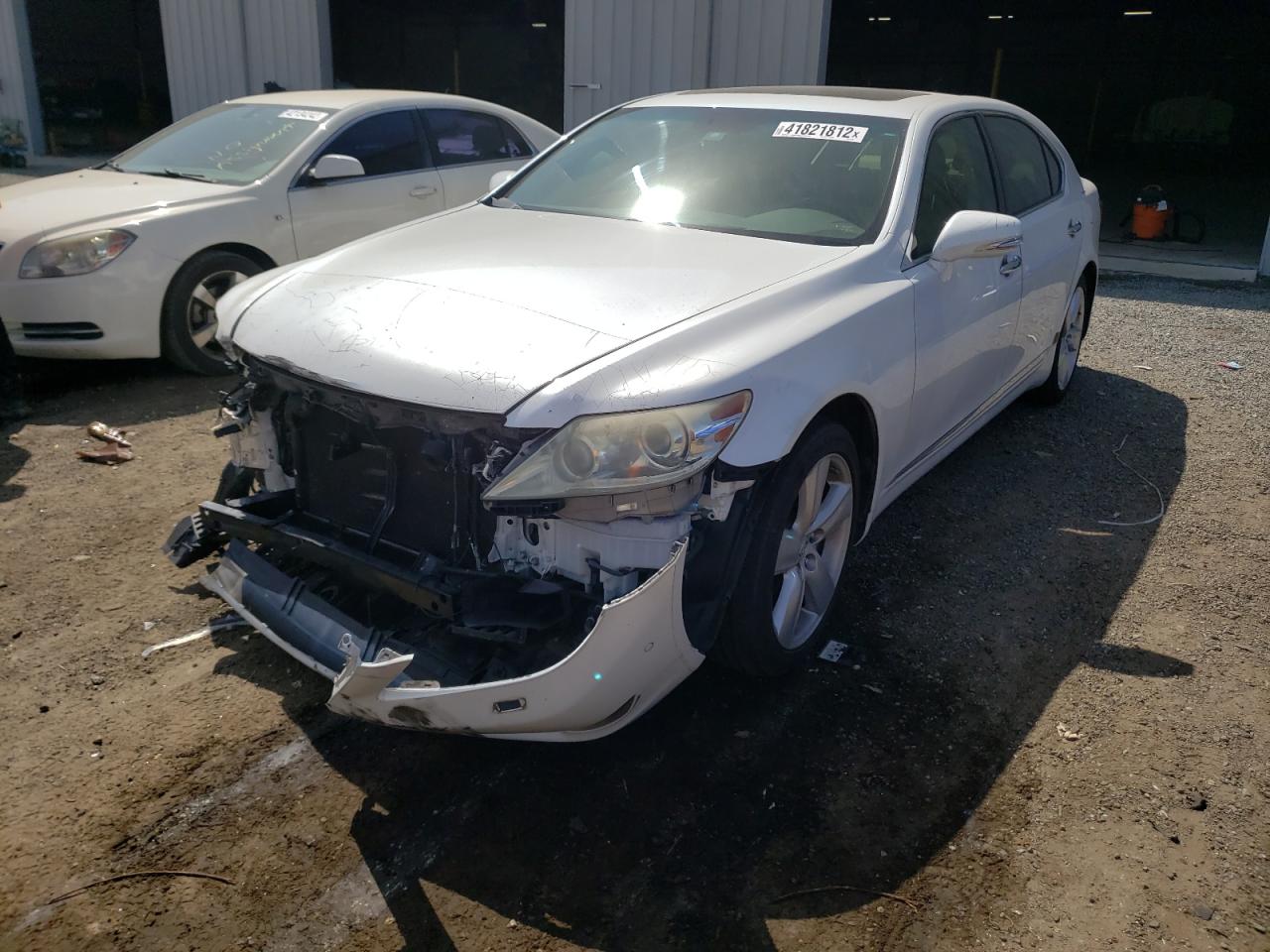 Photo 2 from auction – 2010 LEXUS LS 460L with VIN JTHGL5EF2A5041538
