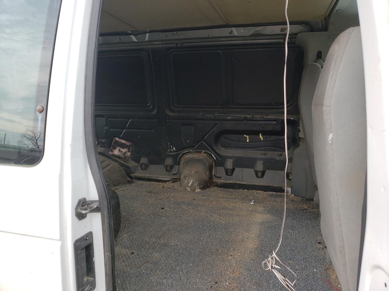 Photo 6 from auction – 2006 FORD ECONOLINE with VIN 1FTNE24W96HA52982