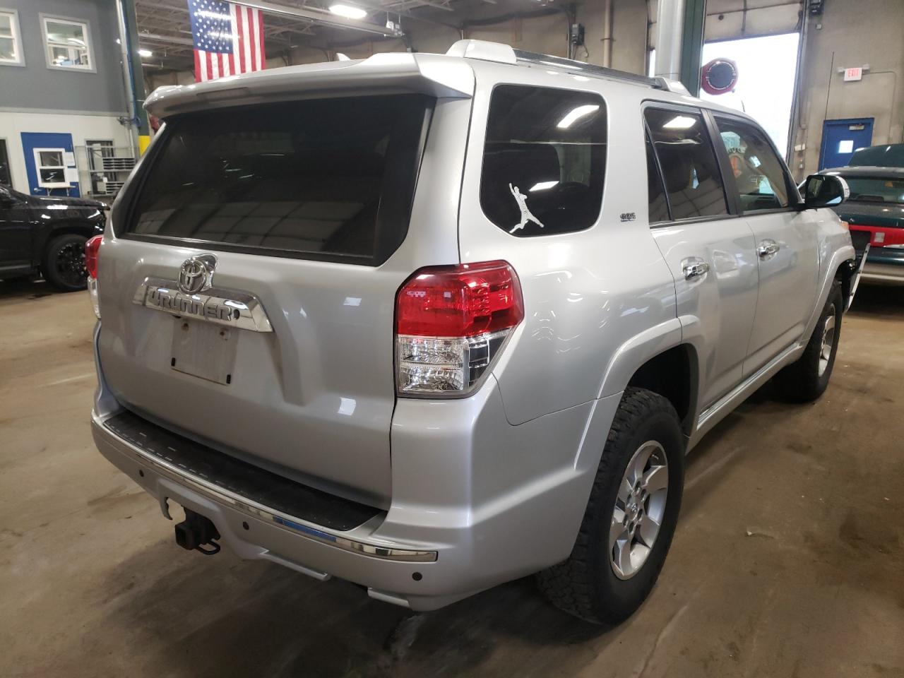 Photo 4 from auction – 2012 TOYOTA 4RUNNER SR with VIN JTEBU5JR3C5099102