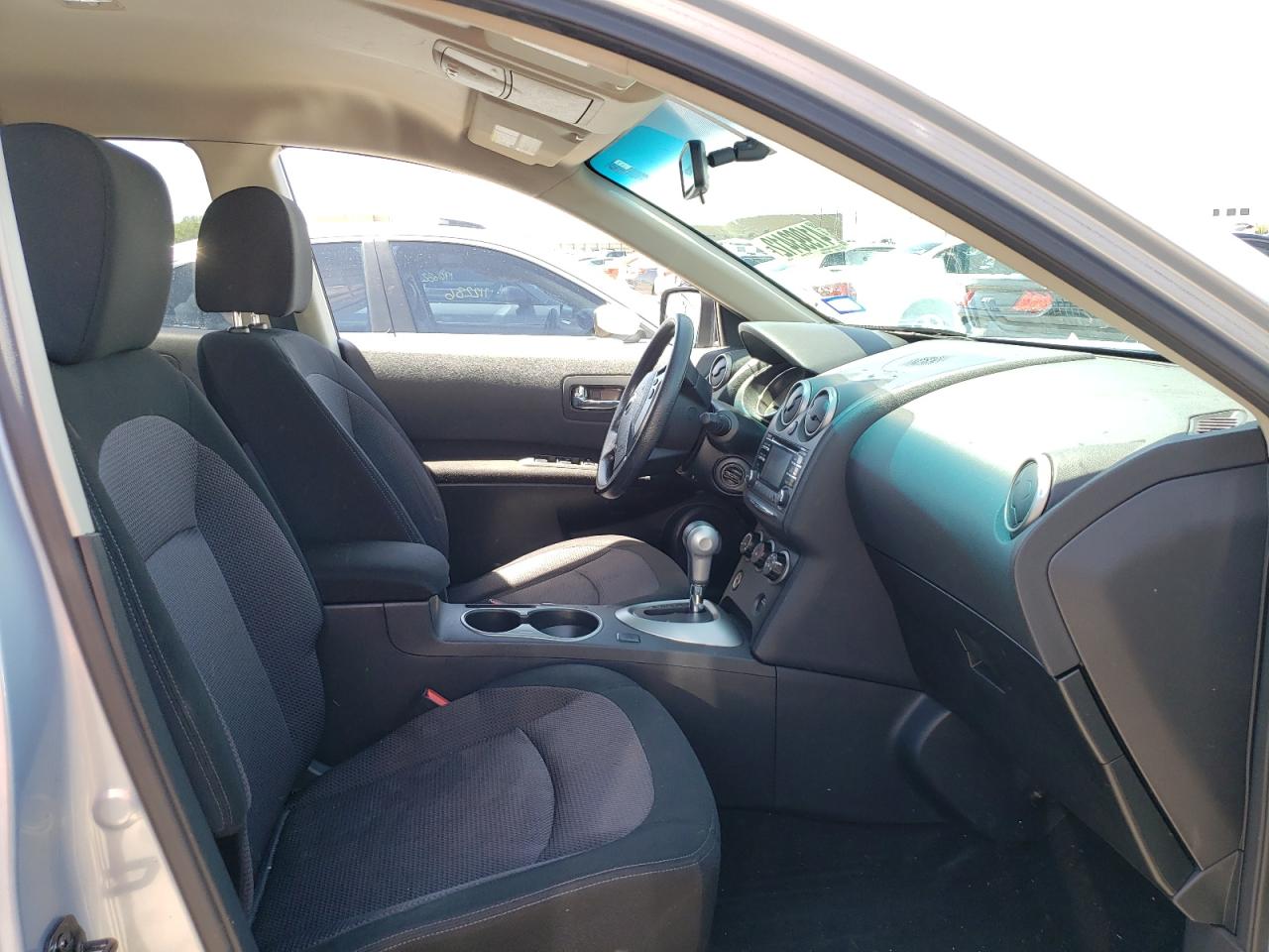 Photo 5 from auction – 2012 NISSAN ROGUE S with VIN JN8AS5MT7CW301306