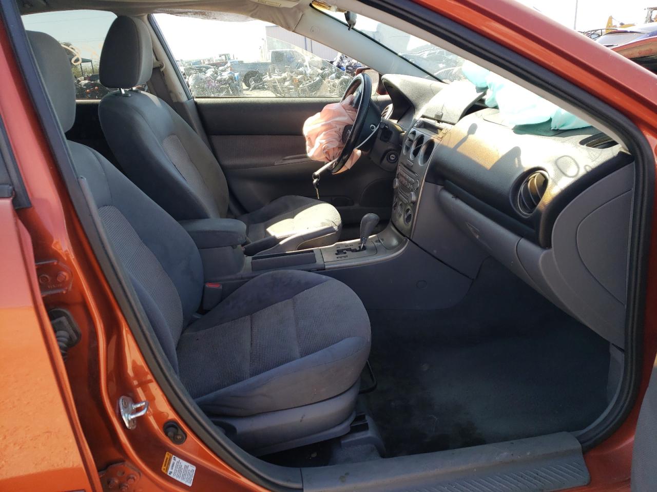 Photo 5 from auction – 2004 MAZDA 6 I with VIN 1YVHP84C345N72278