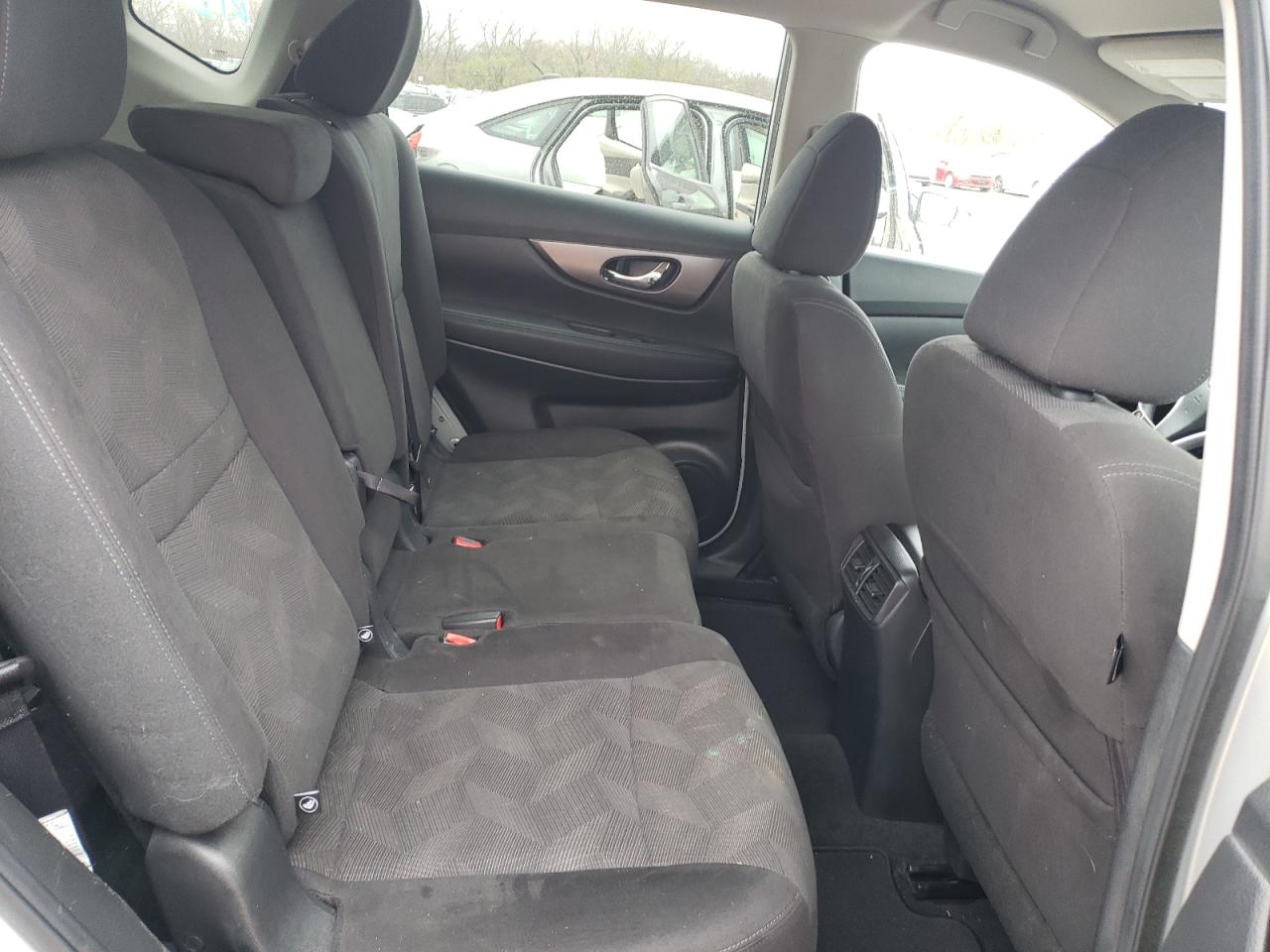 Photo 6 from auction – 2016 NISSAN ROGUE S with VIN KNMAT2MT1GP594966