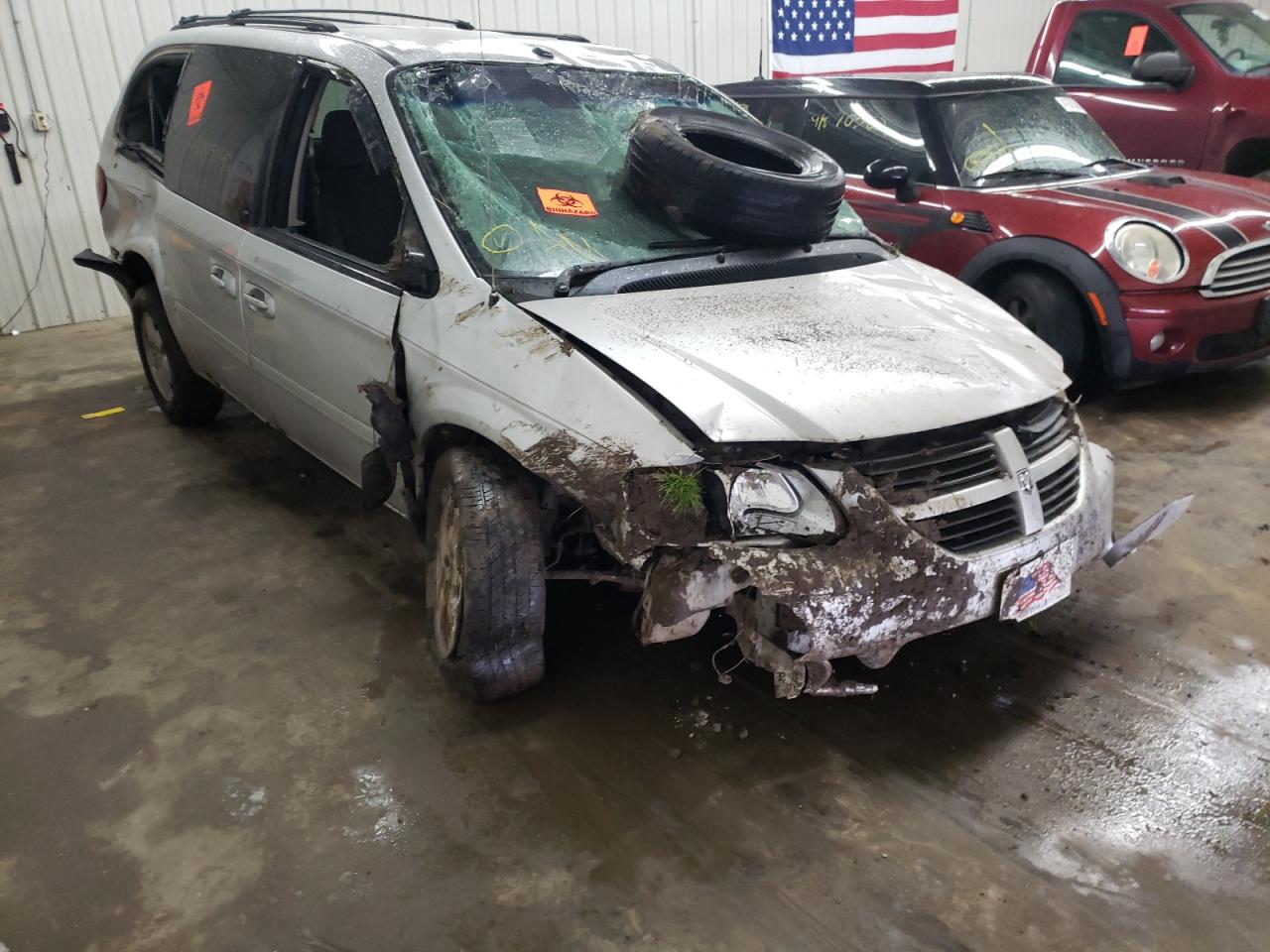 DODGE GRAND CARA 2006 with VIN 2D4GP44L76R754777 - Photo from auction