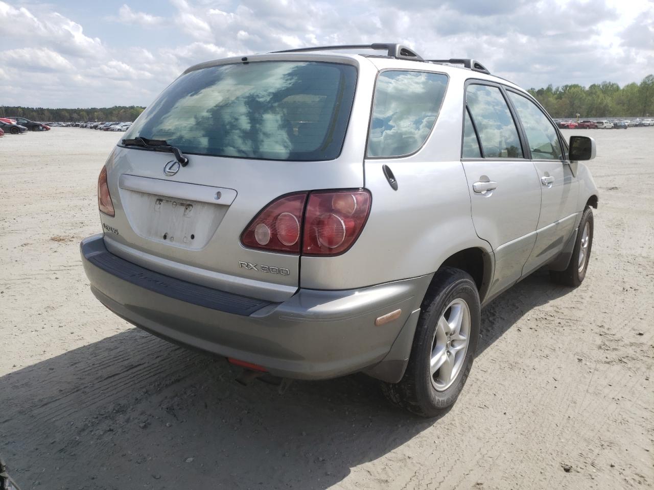 Photo 4 from auction – 2000 LEXUS RX 300 with VIN JT6HF10U5Y0136105