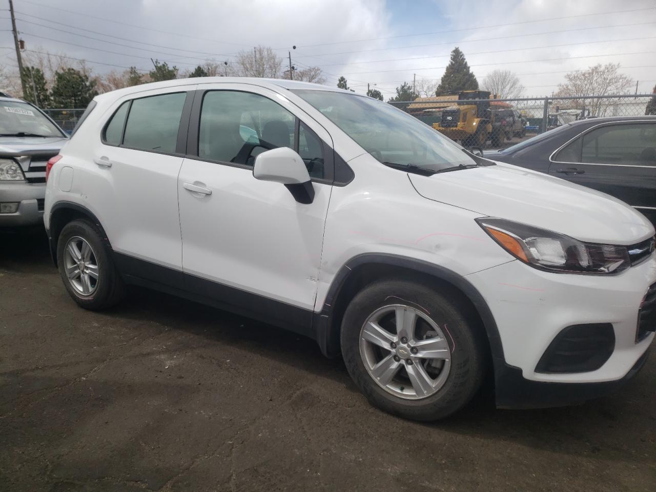 Photo 9 from auction – 2020 CHEVROLET TRAX LS with VIN 3GNCJKSB9LL308402