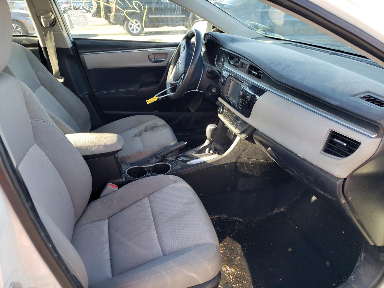 Photo 5 from auction – 2014 TOYOTA COROLLA L with VIN 5YFBURHEXEP058969