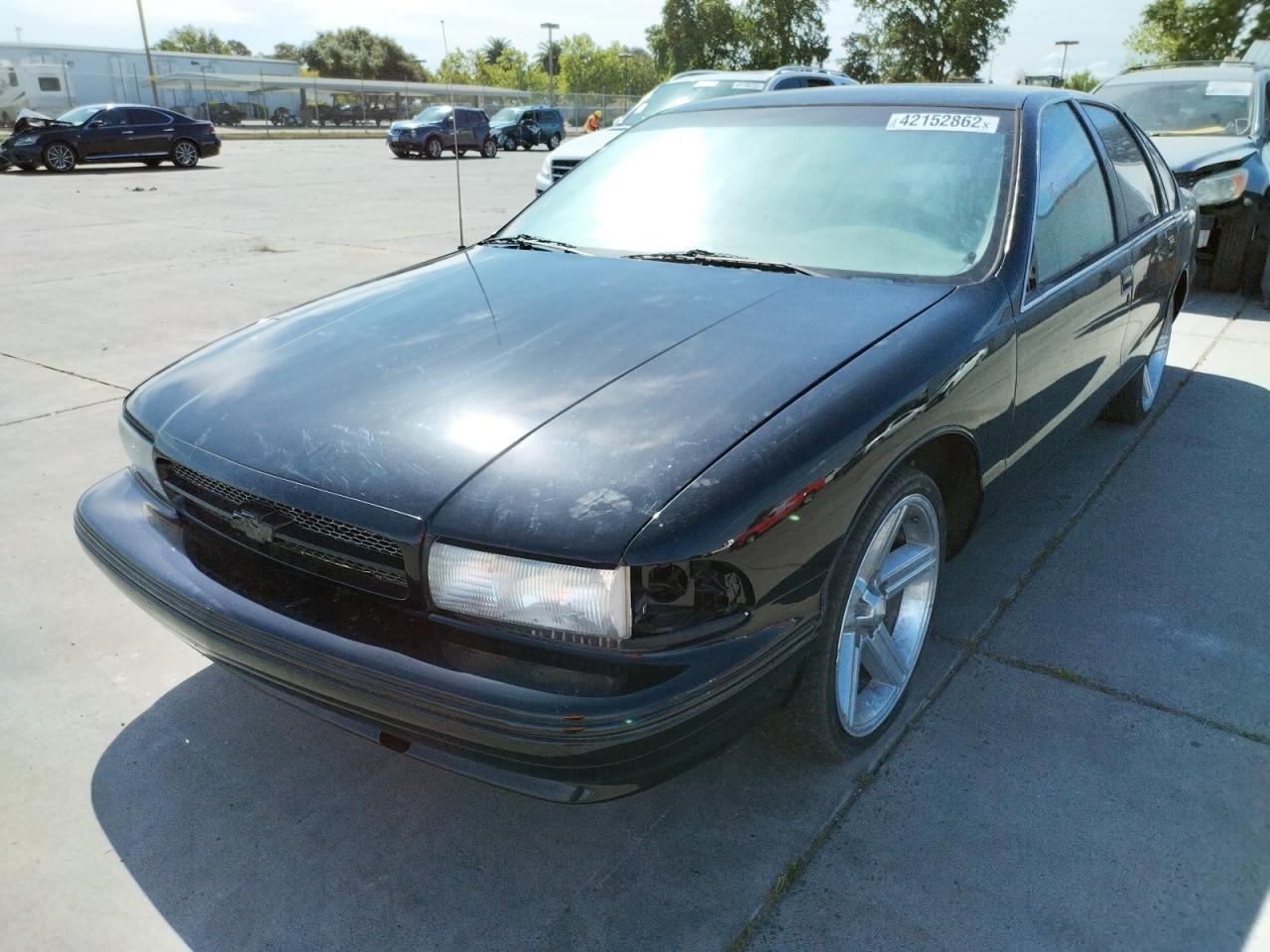 Photo 2 from auction – 1996 CHEVROLET CAPRICE / with VIN 1G1BL52P5TR138455
