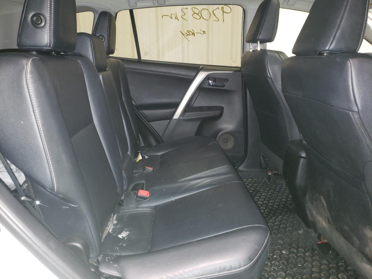 Photo 6 from auction – 2015 TOYOTA RAV4 LIMIT with VIN 2T3DFREV4FW247387