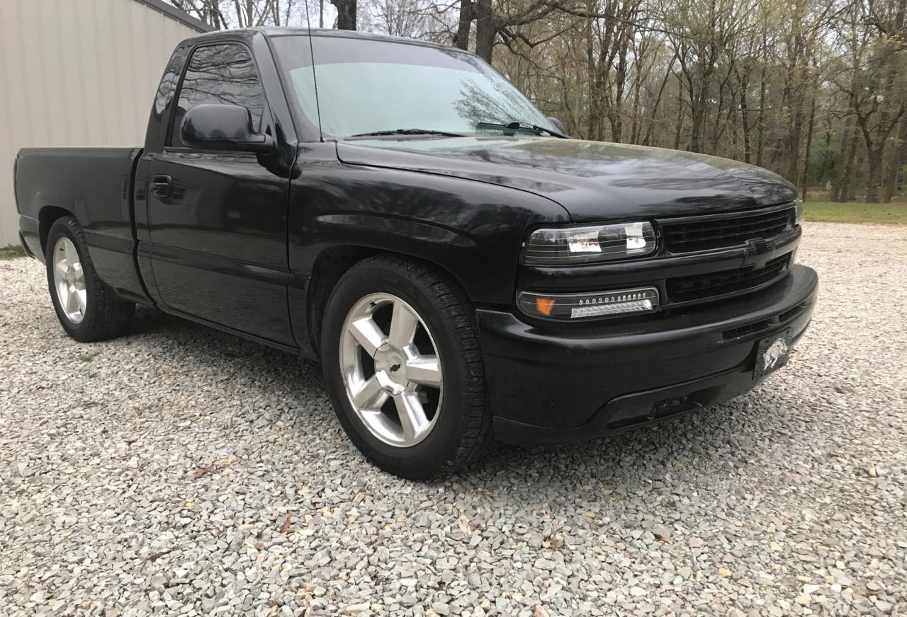 CHEVROLET SILVERADO 2001 with VIN 1GCEC14VX1Z301655 - Photo from auction