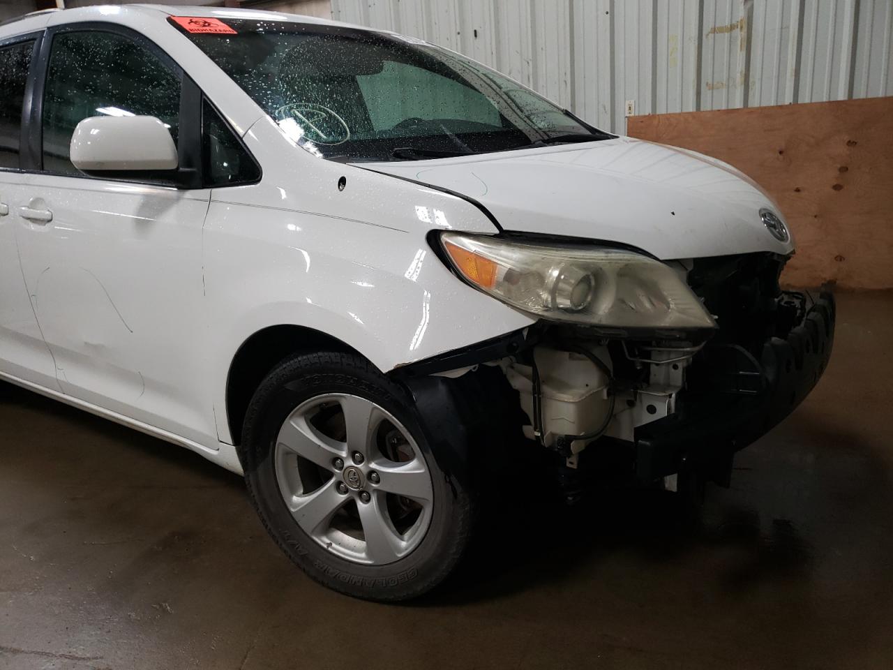 Photo 9 from auction – 2011 TOYOTA SIENNA LE with VIN 5TDKK3DC7BS031853