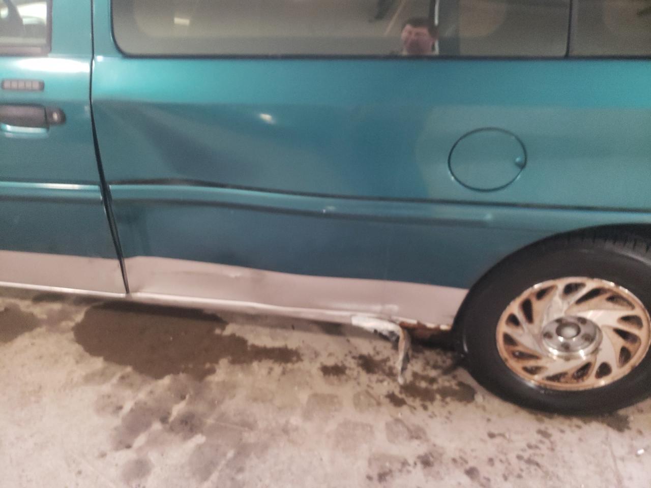 Photo 9 from auction – 1997 FORD WINDSTAR W with VIN 2FMDA514XVBD08291