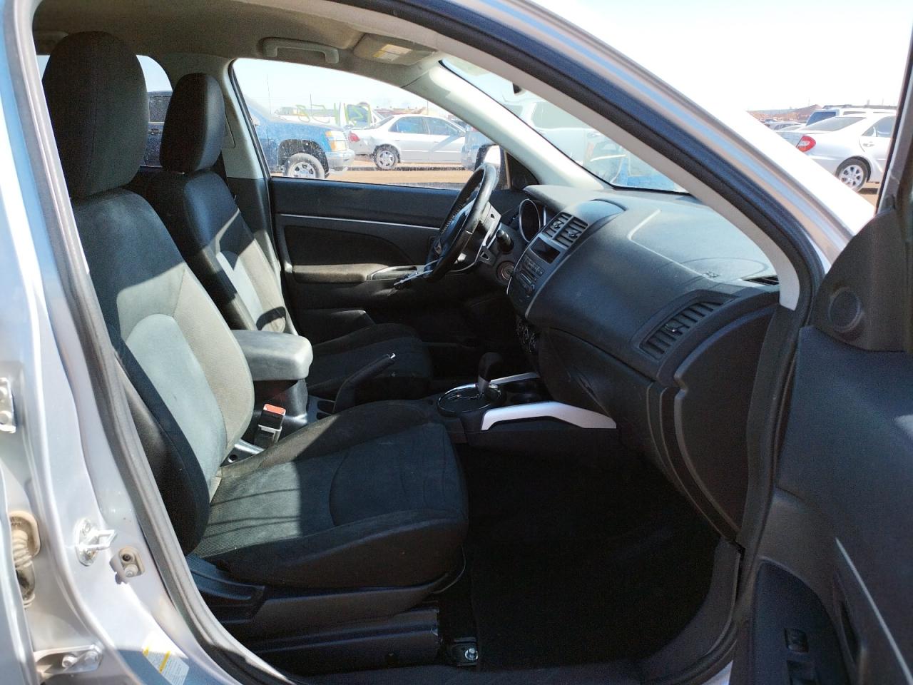 Photo 5 from auction – 2012 MITSUBISHI OUTLANDER with VIN JA4AP3AU0CZ008497