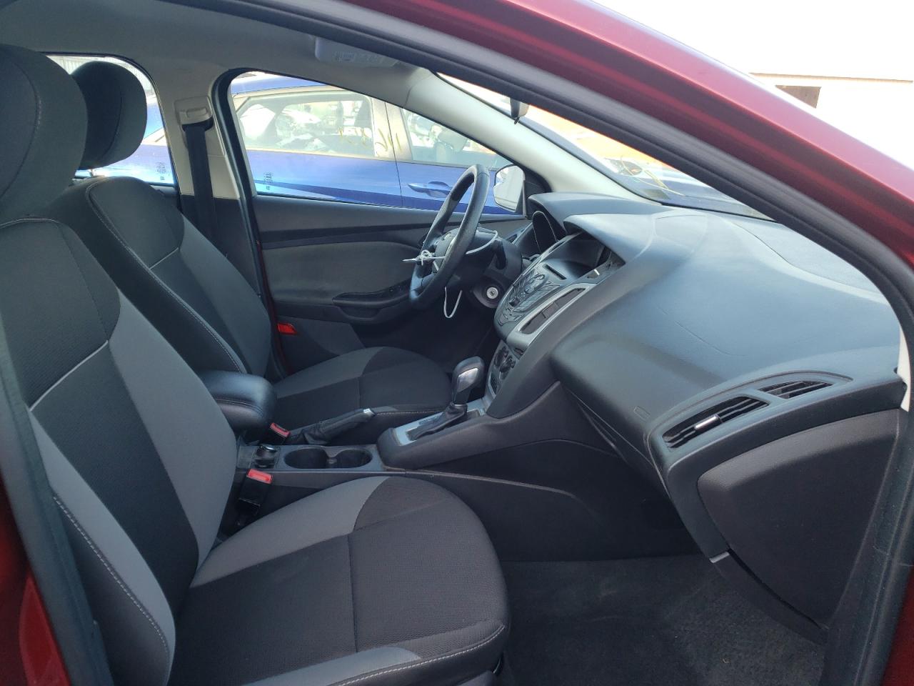 Photo 5 from auction – 2014 FORD FOCUS SE with VIN 1FADP3F22EL359269
