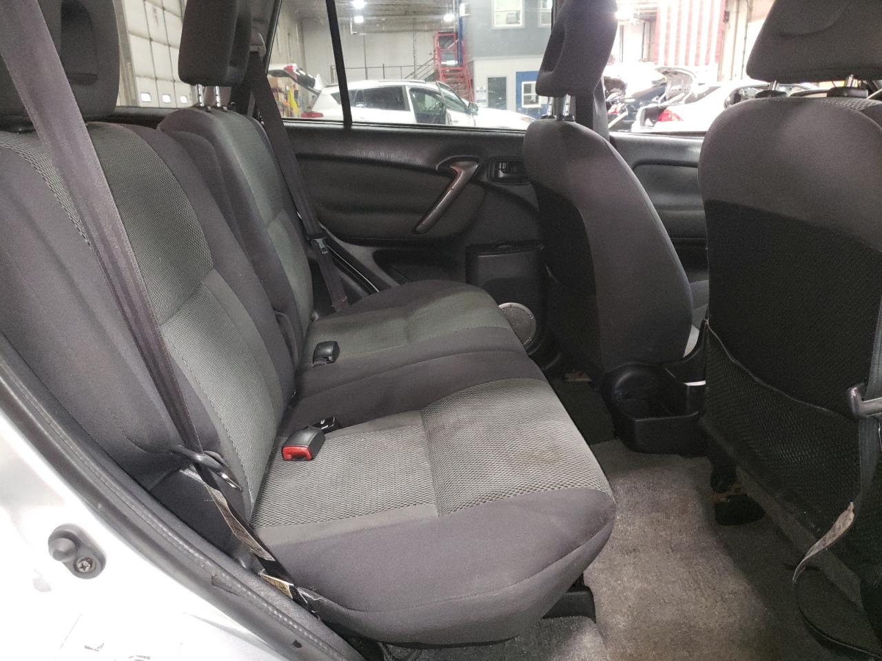Photo 6 from auction – 2004 TOYOTA RAV4 with VIN JTEHD20V840002871