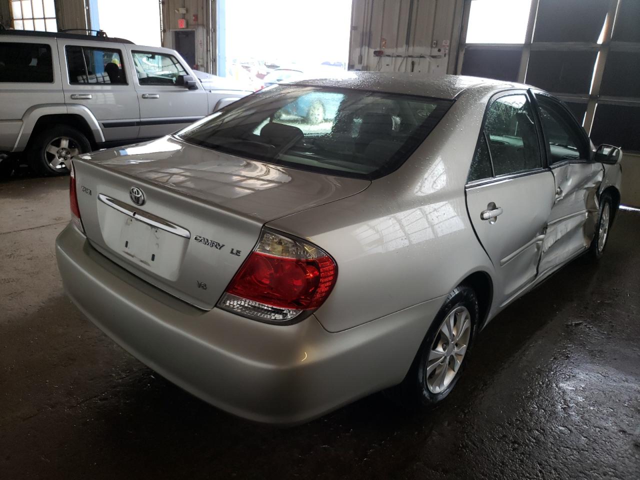 Photo 4 from auction – 2005 TOYOTA CAMRY LE with VIN 4T1BF32K15U612890
