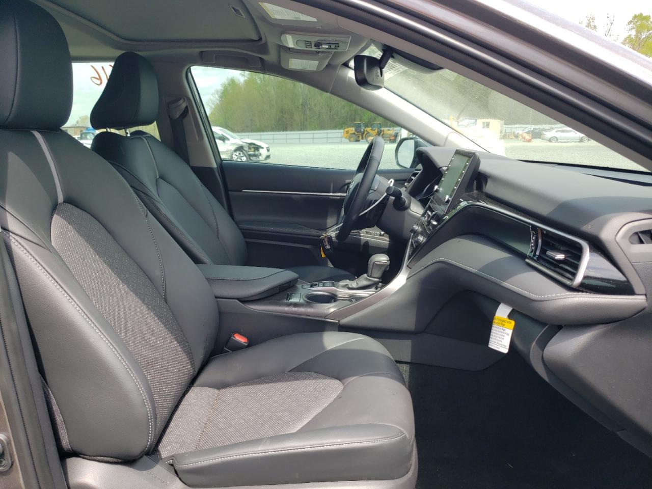 Photo 5 from auction – 2022 TOYOTA CAMRY XSE with VIN 4T1K31AK3NU577235