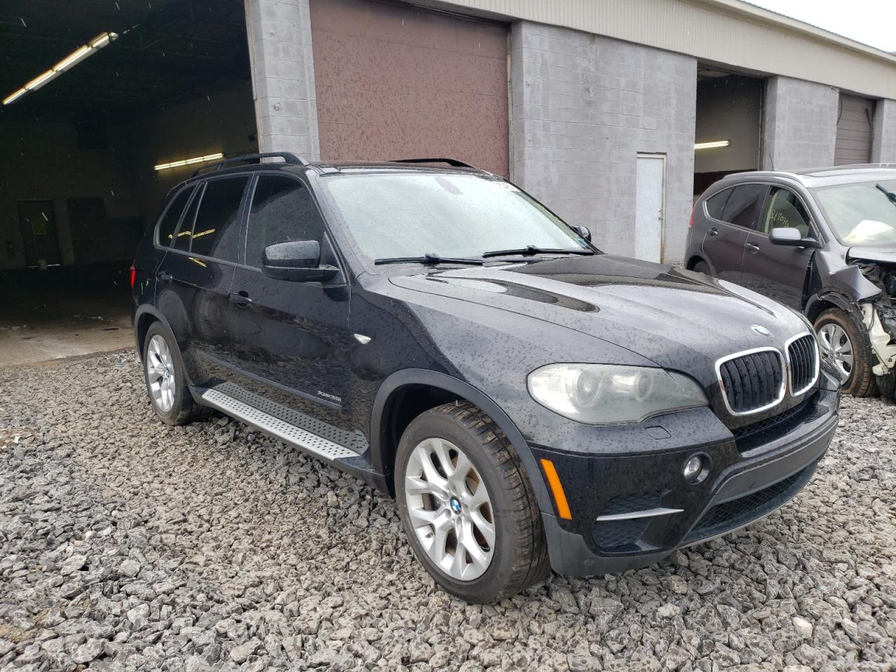 BMW X5 XDRIVE3 2011 with VIN 5UXZV4C53BL400321 - Photo from auction