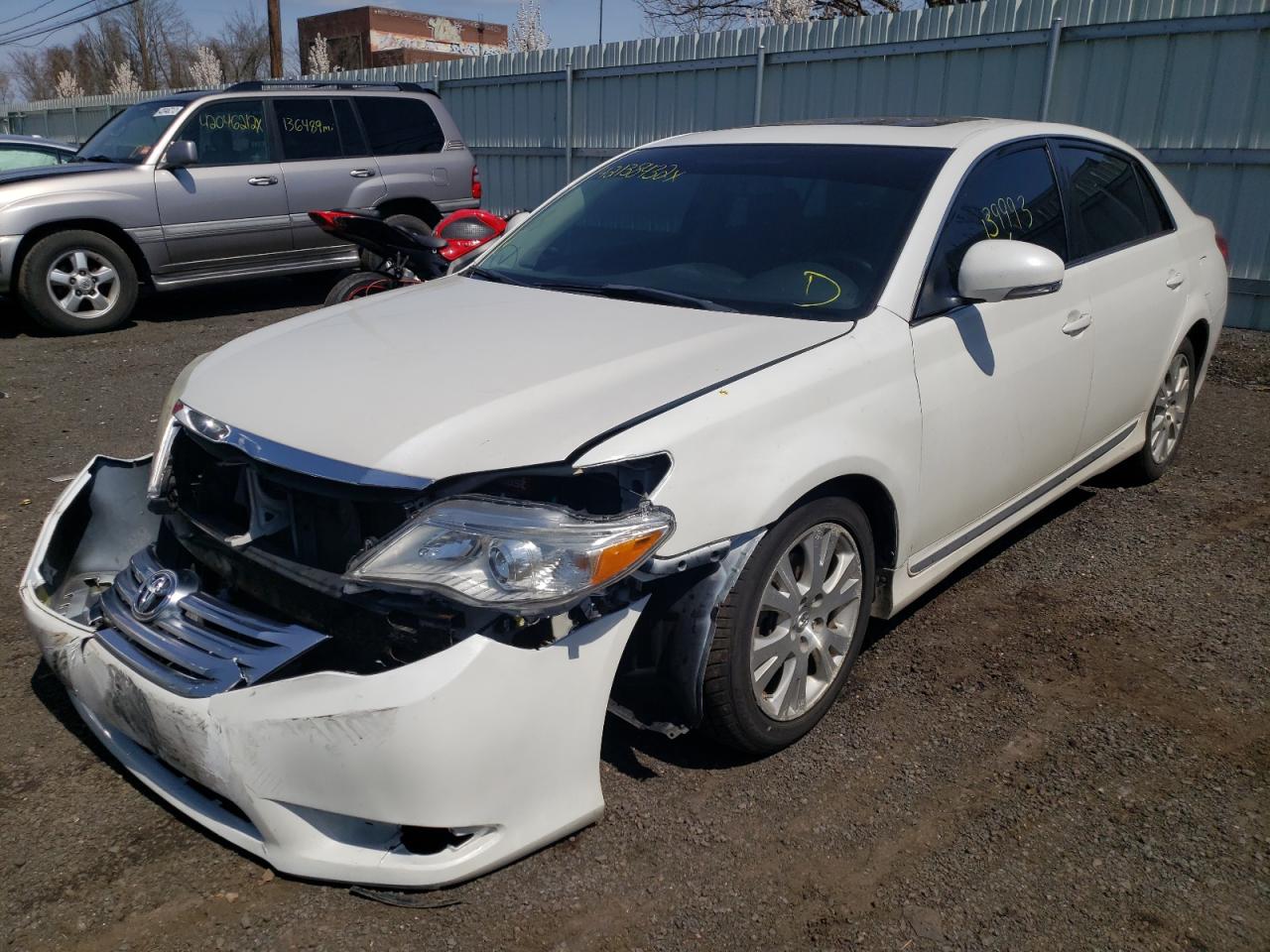 Foto 2 de la subasta – 2012 TOYOTA AVALON BAS con VIN 4T1BK3DB4CU444815