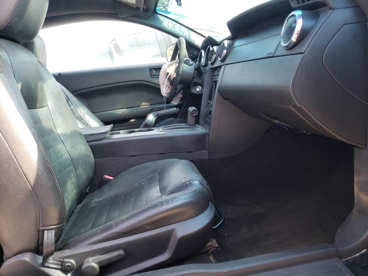 Photo 5 from auction – 2006 FORD MUSTANG with VIN 1ZVFT82H065116763